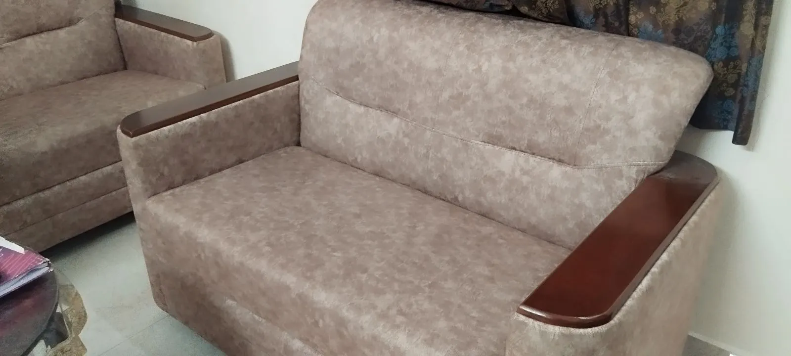 3 + 2 Cushion sofa set almost new for sale - Thumbnail 2