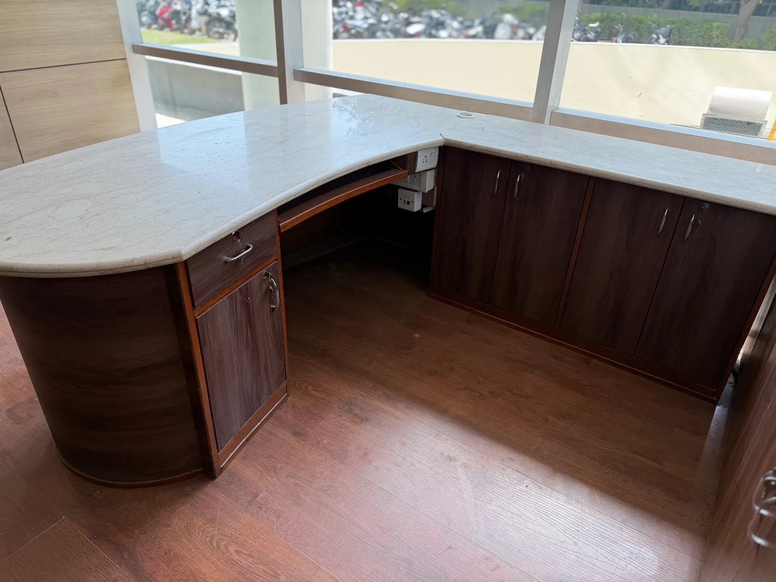 L-Shaped Executive Office Desk with Marble Top for sale in Gurugram, Haryana