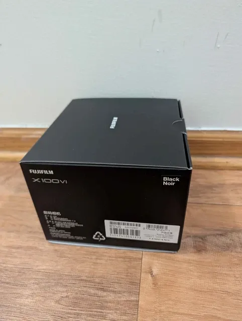 Brand New , Original Fujifilm X100VI Digital Camera With Zero Shutter Count. - Thumbnail 3