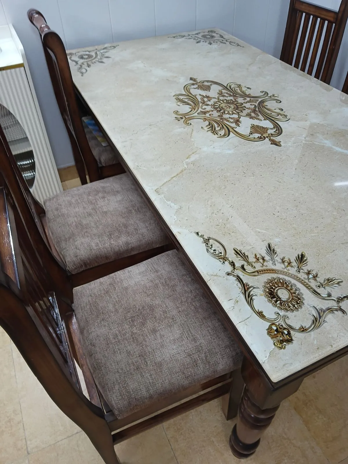 6 seater dining table - Thumbnail 4