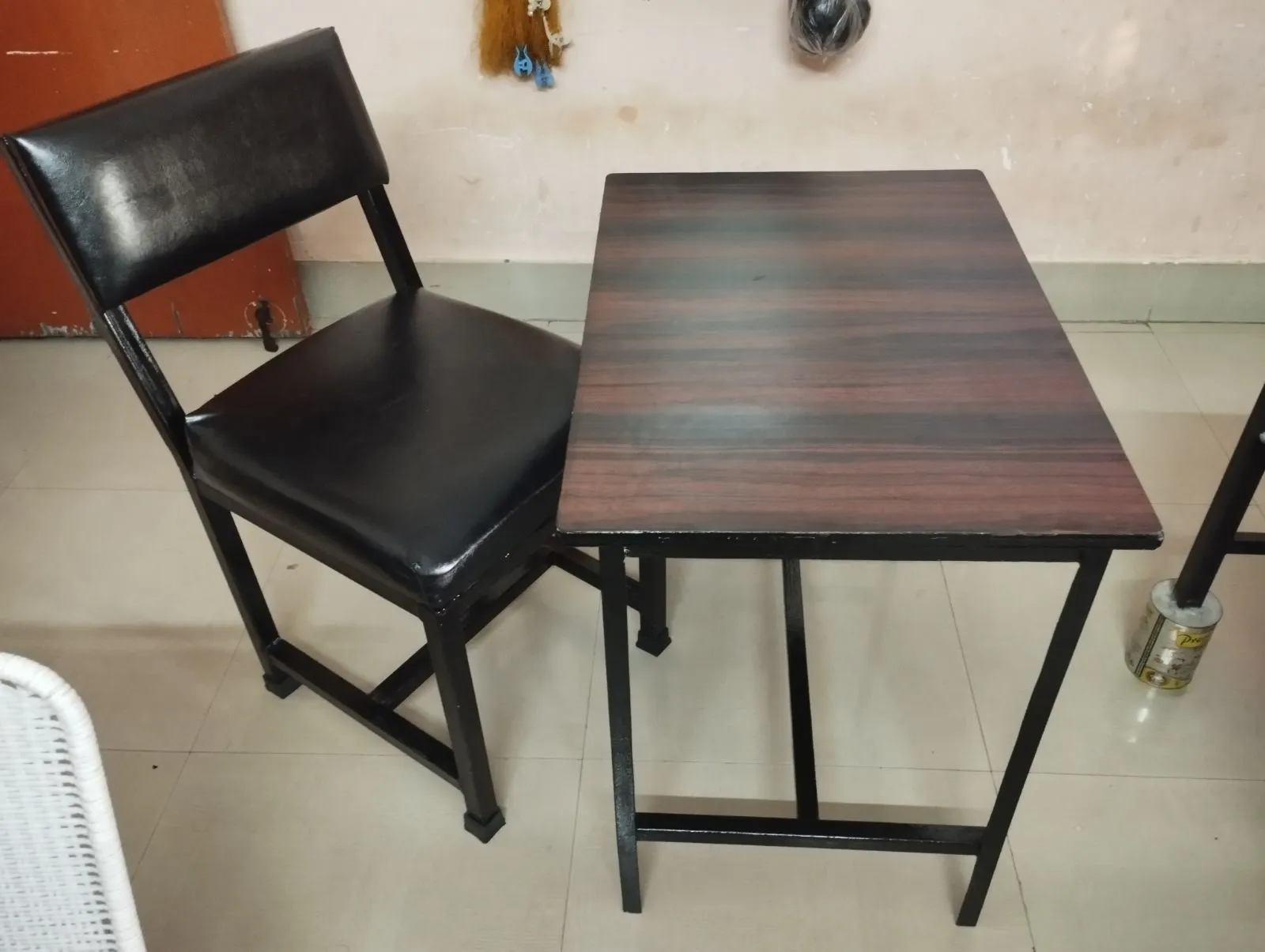 Table and chair set - Thumbnail 6