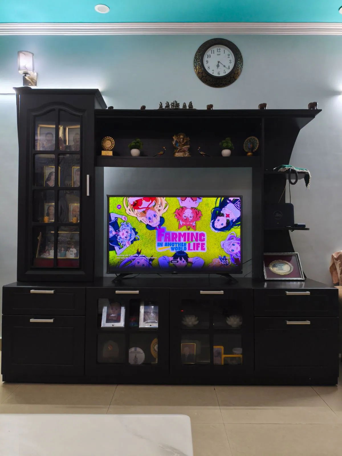 Attractive TV Unit for sale in Noida, Uttar Pradesh