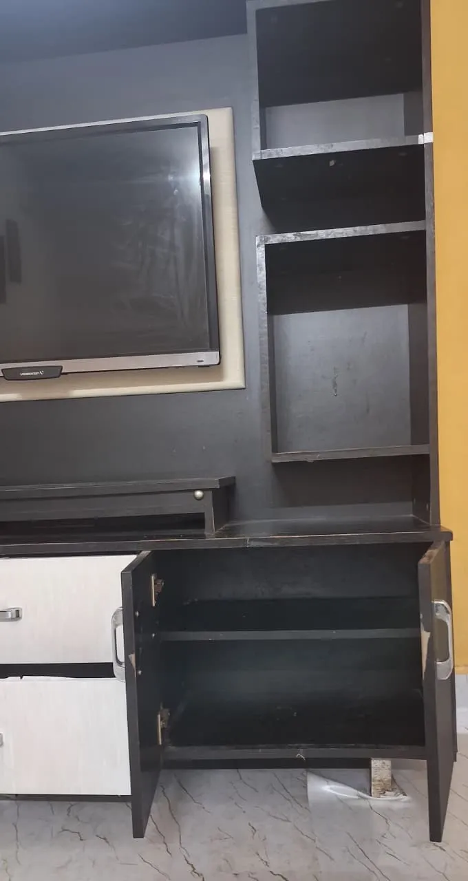 TV Unit - Thumbnail 2