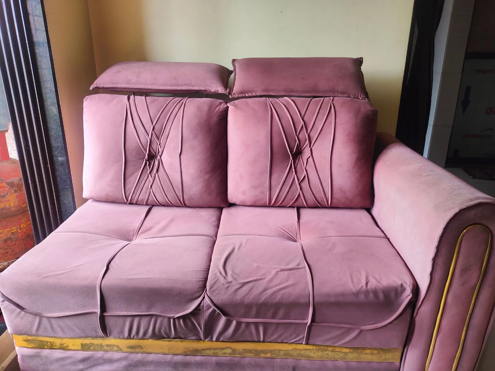 6 seating Sofa set for sale in Dombivli, Maharashtra