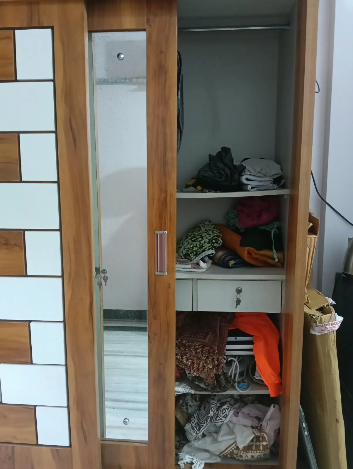 Double Door Wooden Wardrobe - Thumbnail 4