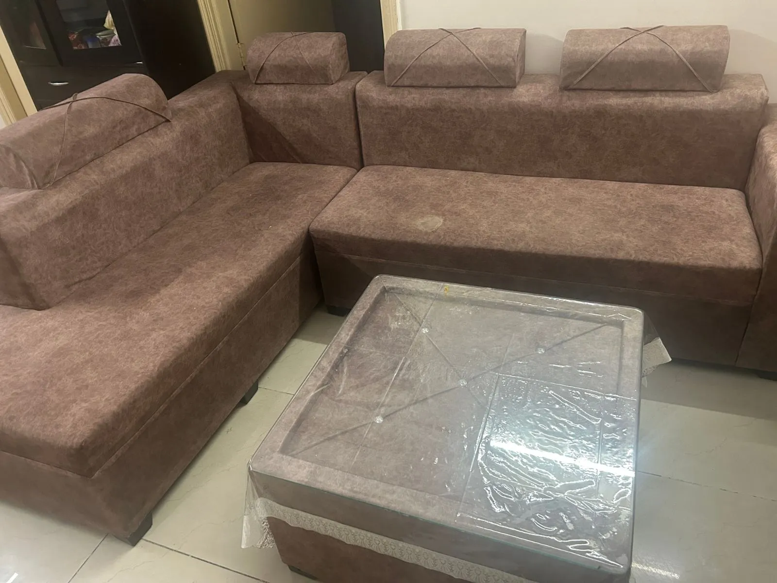7 Seaters L Shaped Sofa 3 years Old - Thumbnail 3