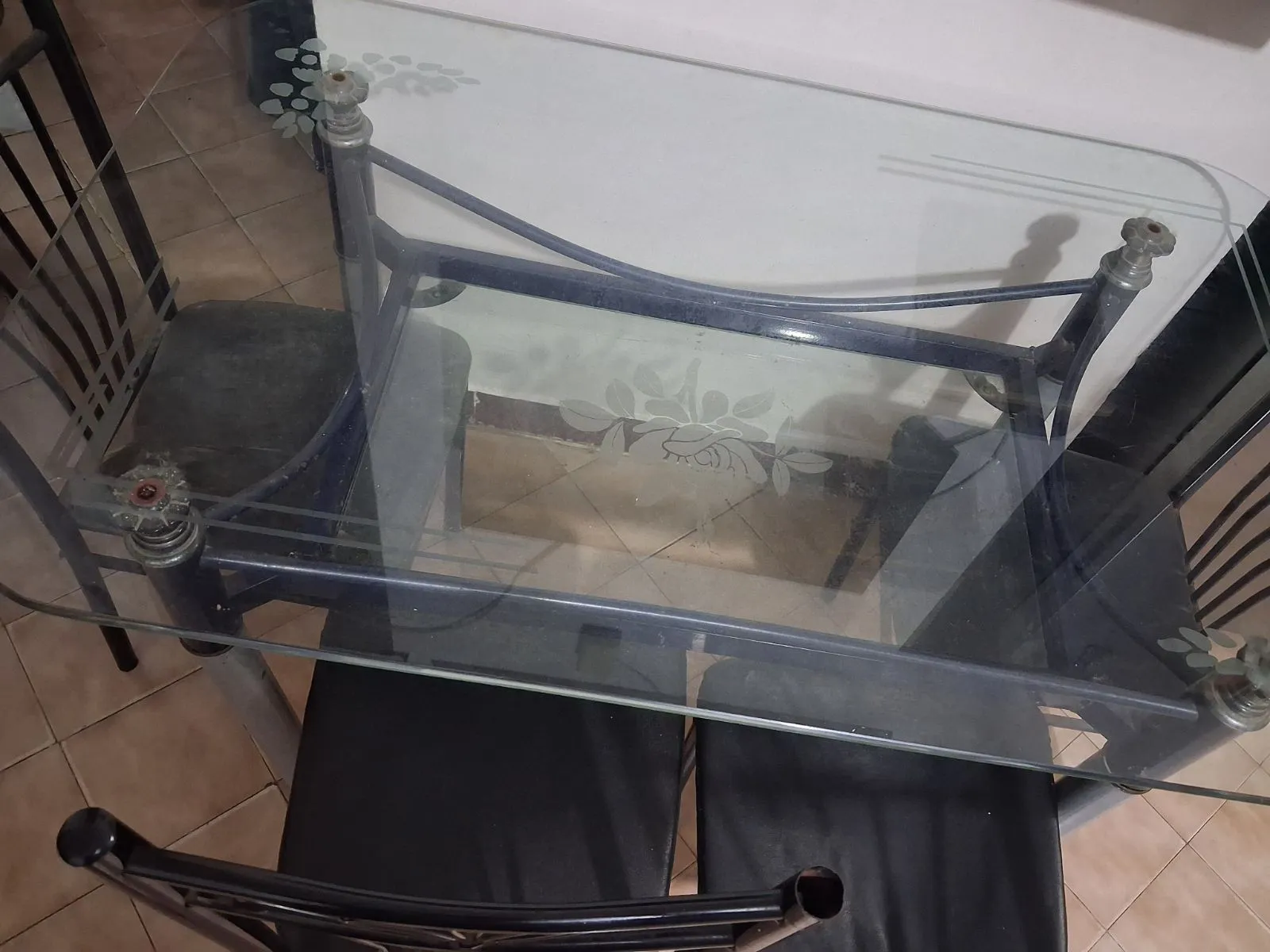 Glass top, 4 seater Dining table - Thumbnail 3