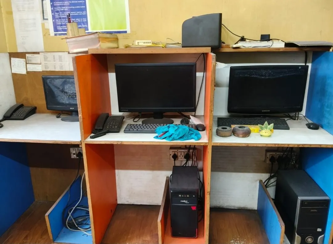 Used office furniture - Thumbnail 11