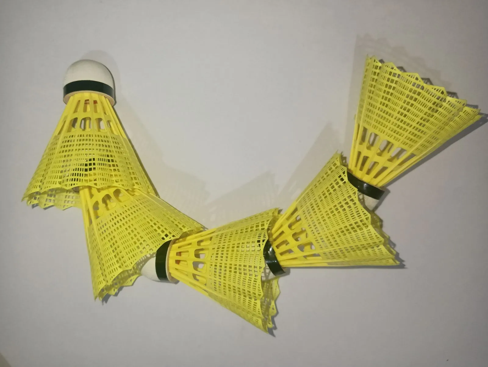 Lining bolt neo badminton shuttlecock new condition for sale in agartala, Tripura