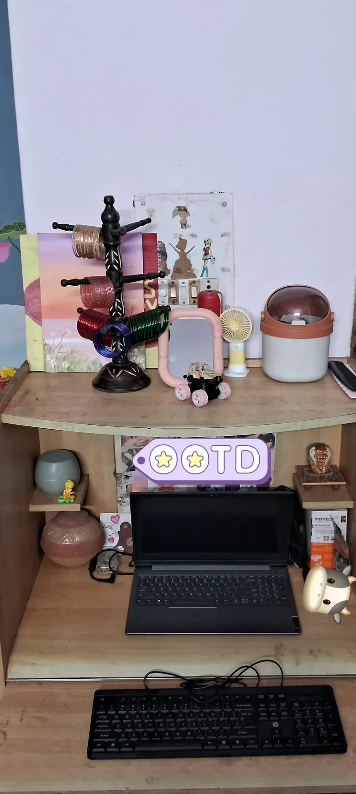 Solid Wooden Study Table with Drawer - Good Condition for sale in Bhopal, Madhya Pradesh