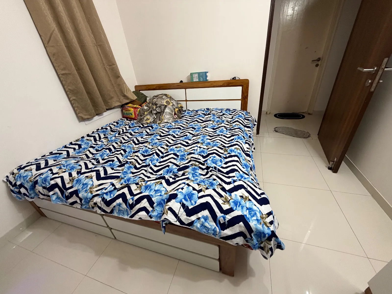 King size bed for sale in Pune, Maharashtra