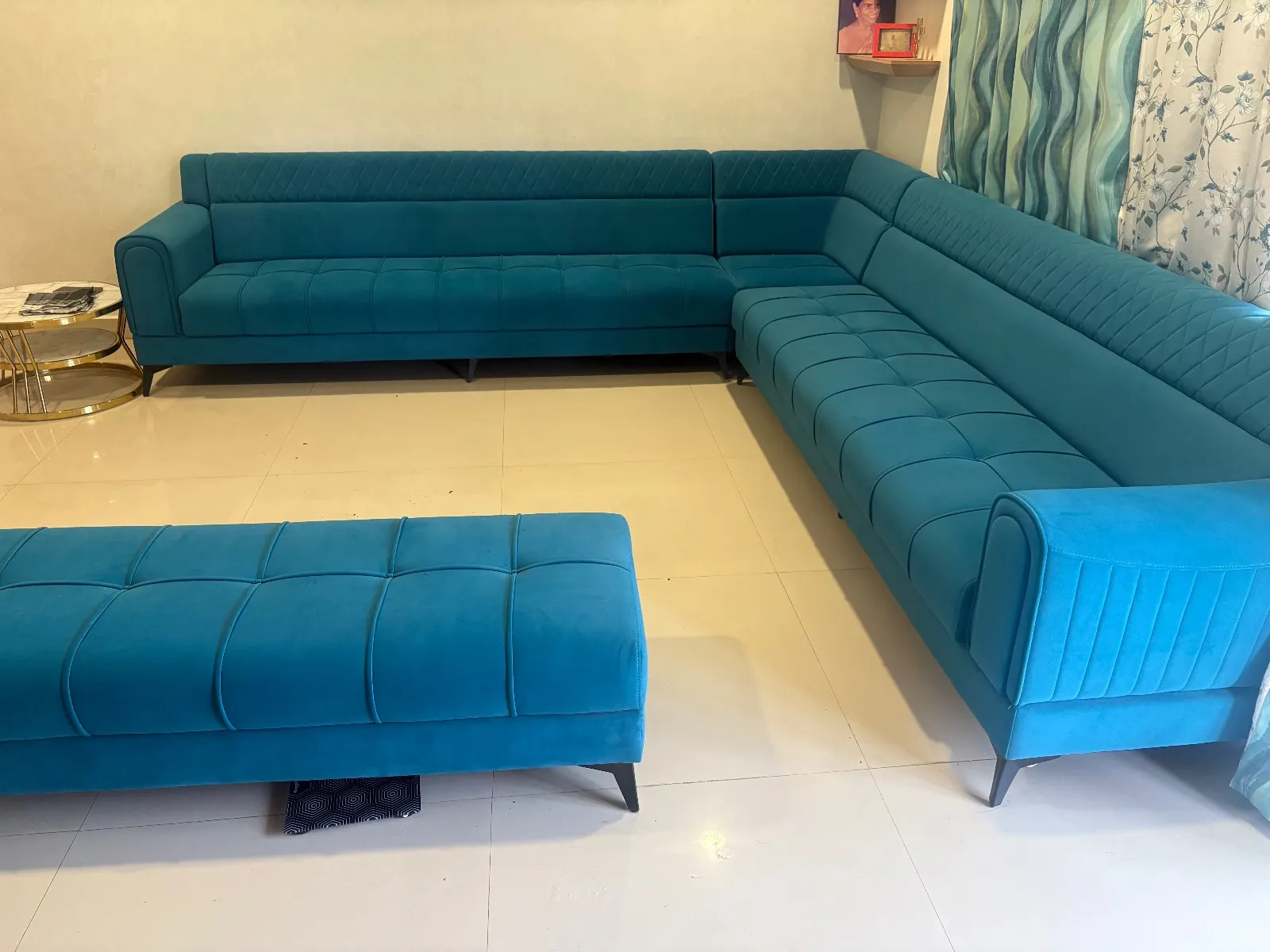 10 seater sofa  ( 5 seater x 2 Nos) with side sitting sofa 1 year old - Thumbnail 2