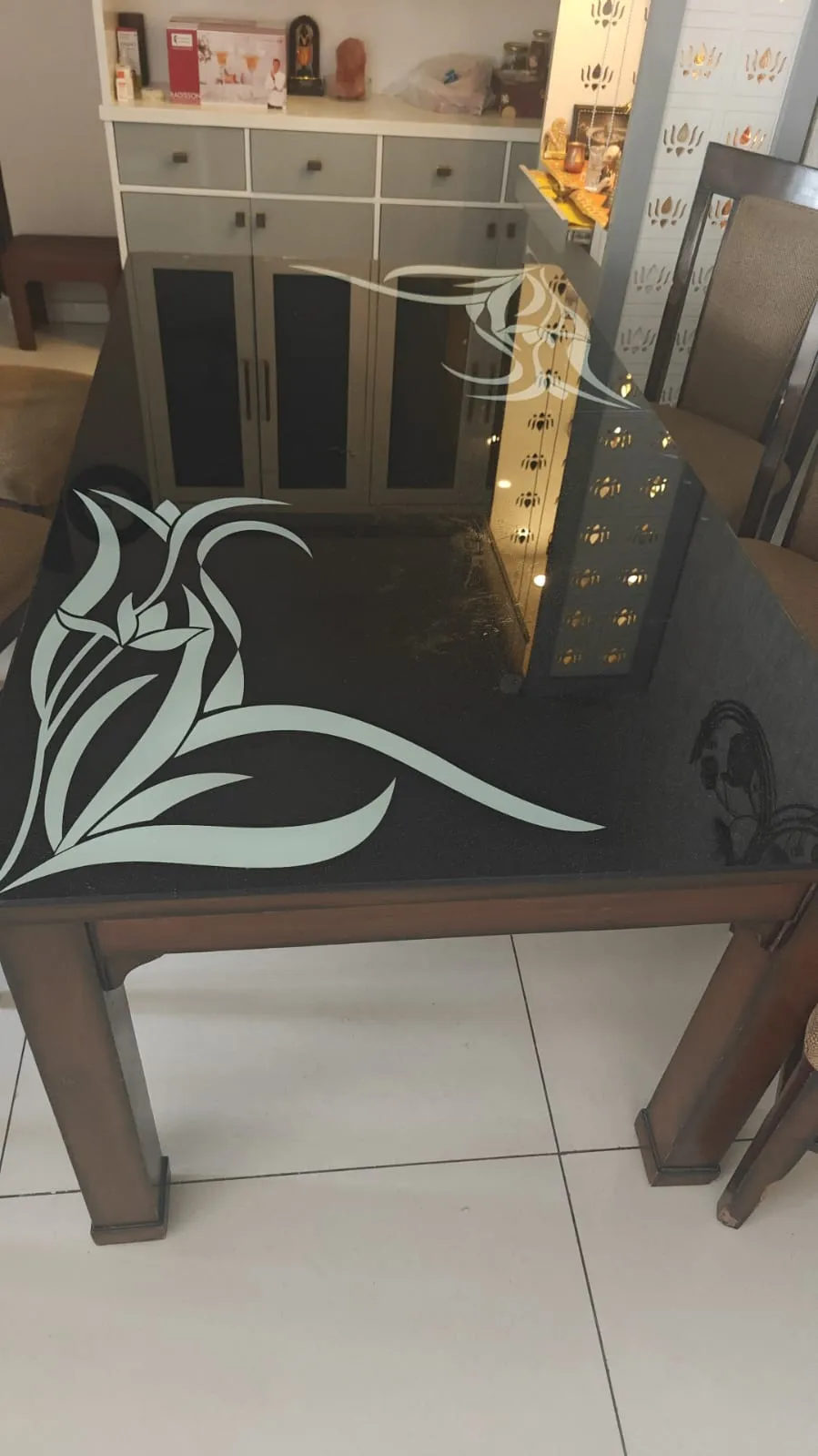 6-Seater Wooden Dining Table with Glass Top – ₹11000 - Thumbnail 4