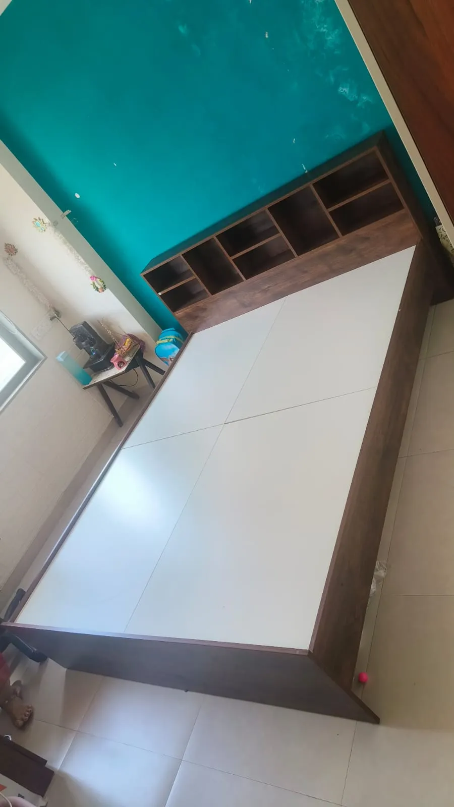 Queen Size bed without storage for sale in Ahmedabad, Gujarat