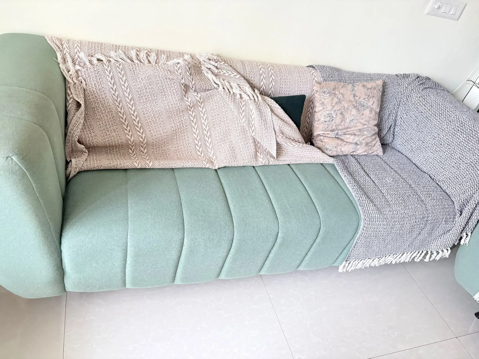 3 + 2 Sofa 3 years old - Thumbnail 3
