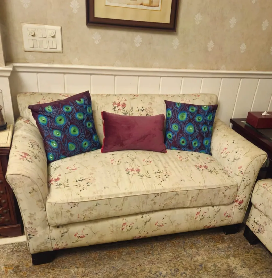 2 seater sofa for sale in Gurgaon, Haryana