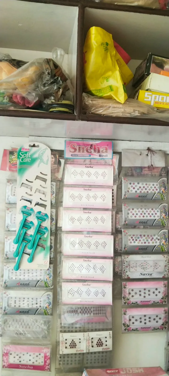 Cosmetics, bangles, jewelry, etc - Thumbnail 9