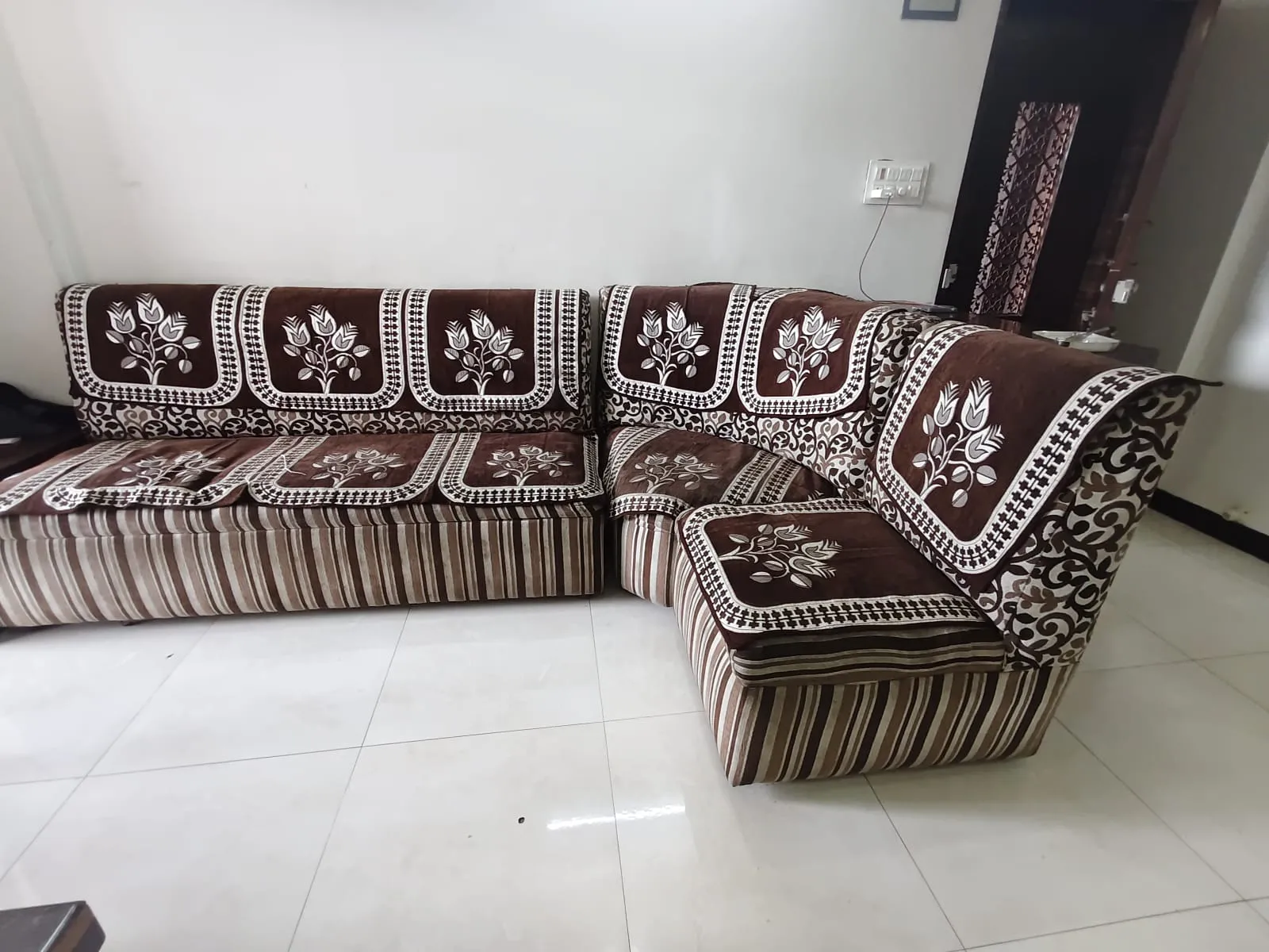 Sofa 6 seater 5+1+1 for sale in Pune, Maharashtra