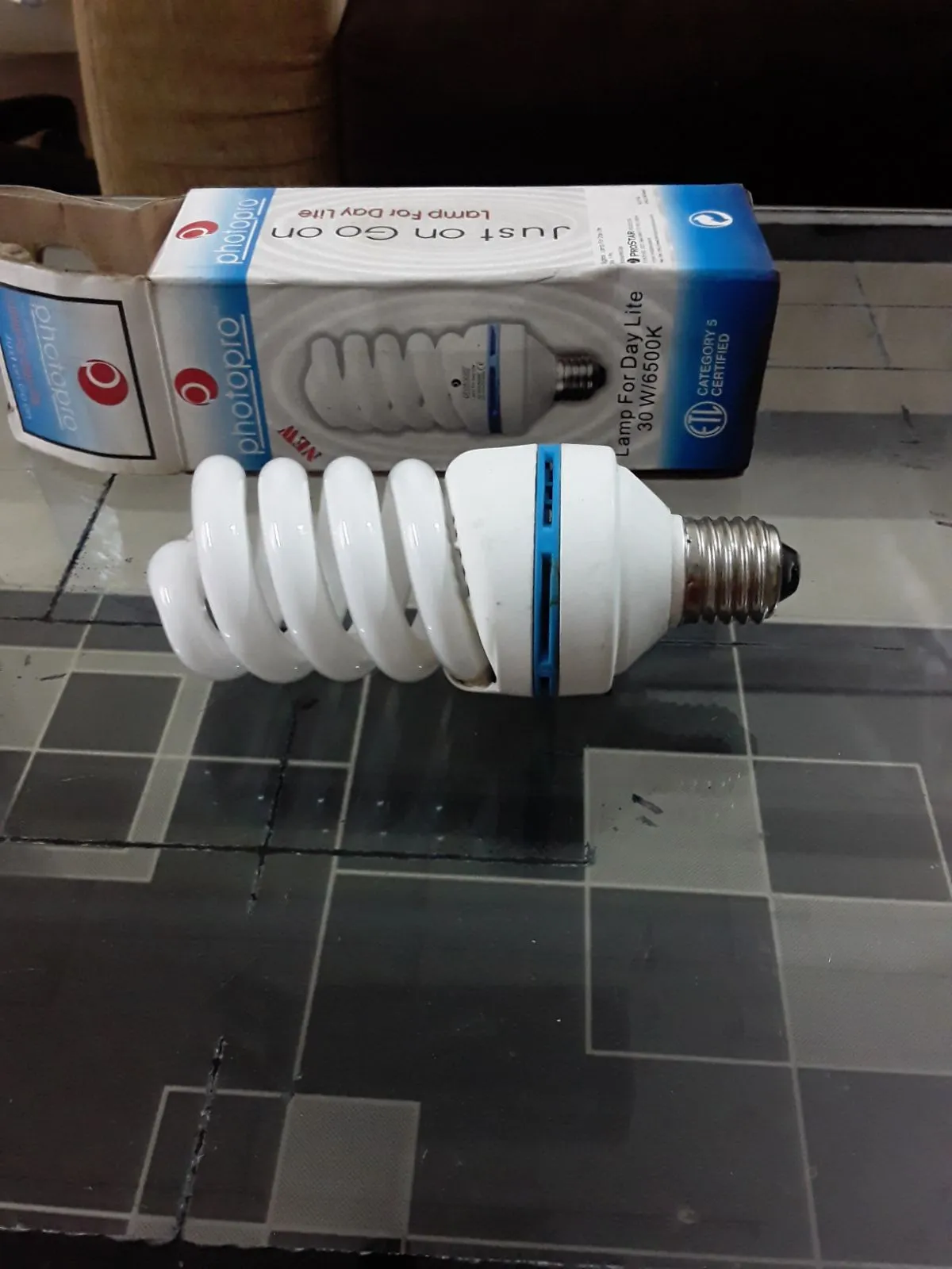 ProStar PHOTOPRO Professional Photography 30W/6500K Spiral E27 bulbs - Rarely used - Thumbnail 2