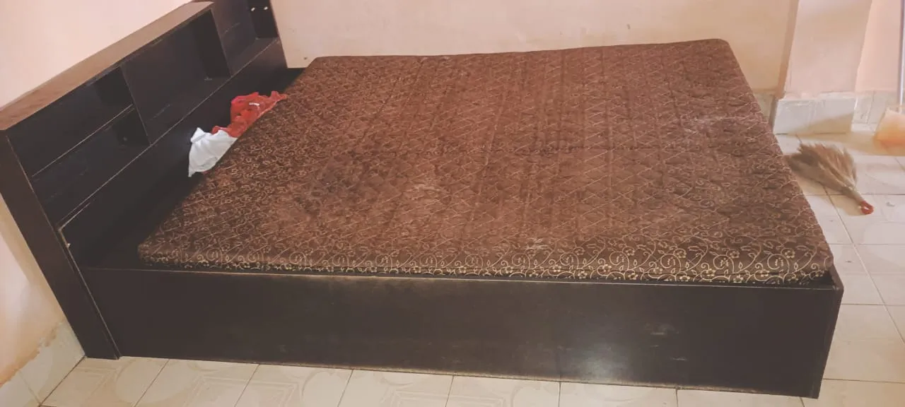 bed with mattress for sale in mumbai, Maharashtra