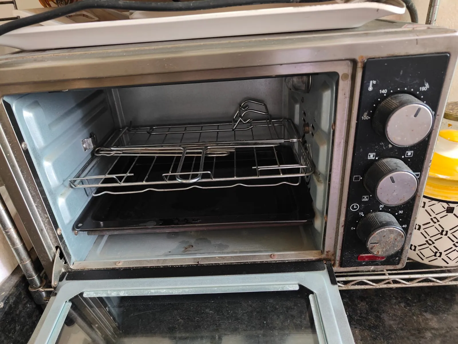 OTG for Kitchen - BLACK+DECKER - 1280W, 19L - Thumbnail 2