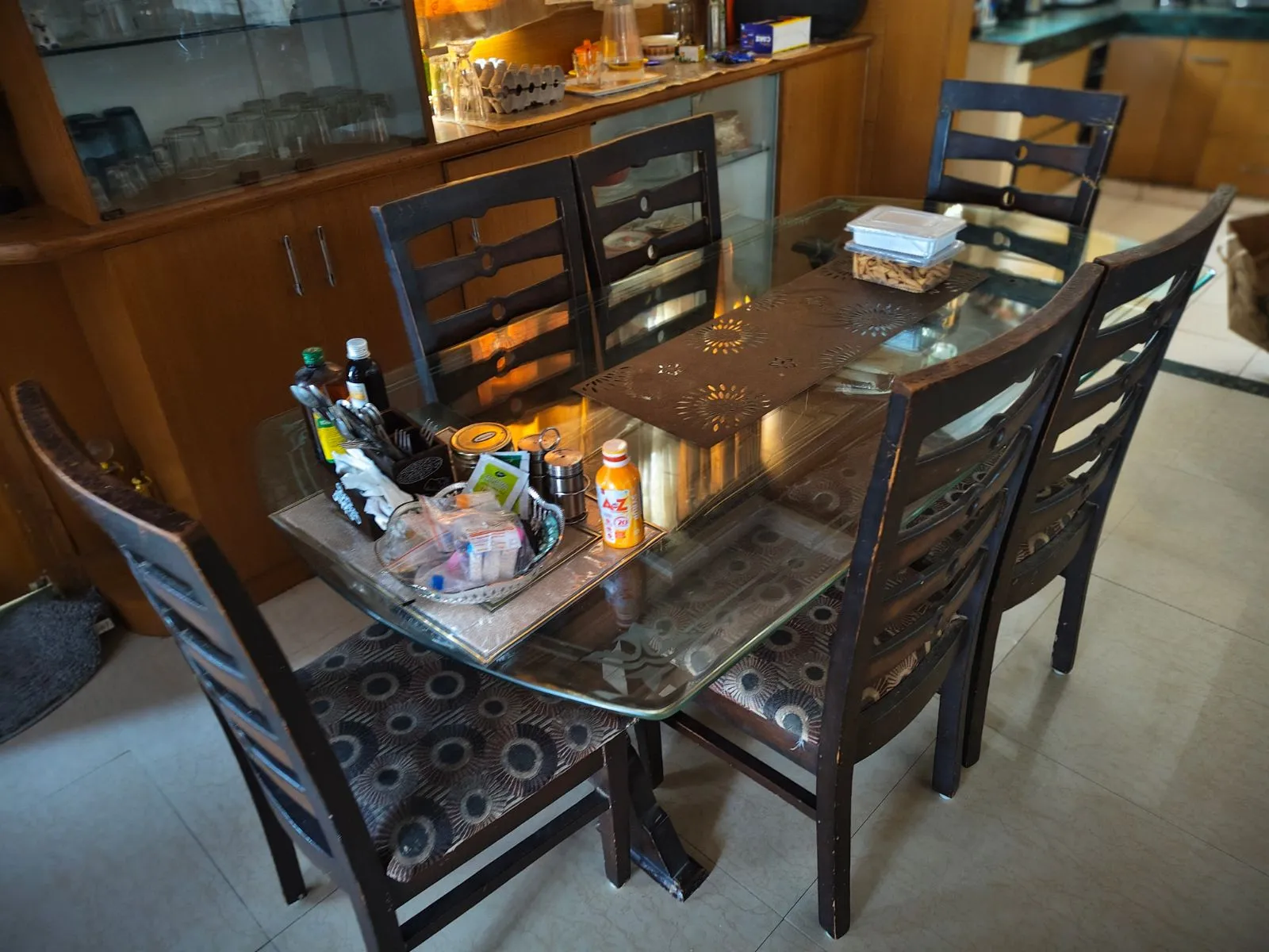 Sofa Set + 🍽️ 6-Seater Dining Set – ₹35,000 - Thumbnail 4