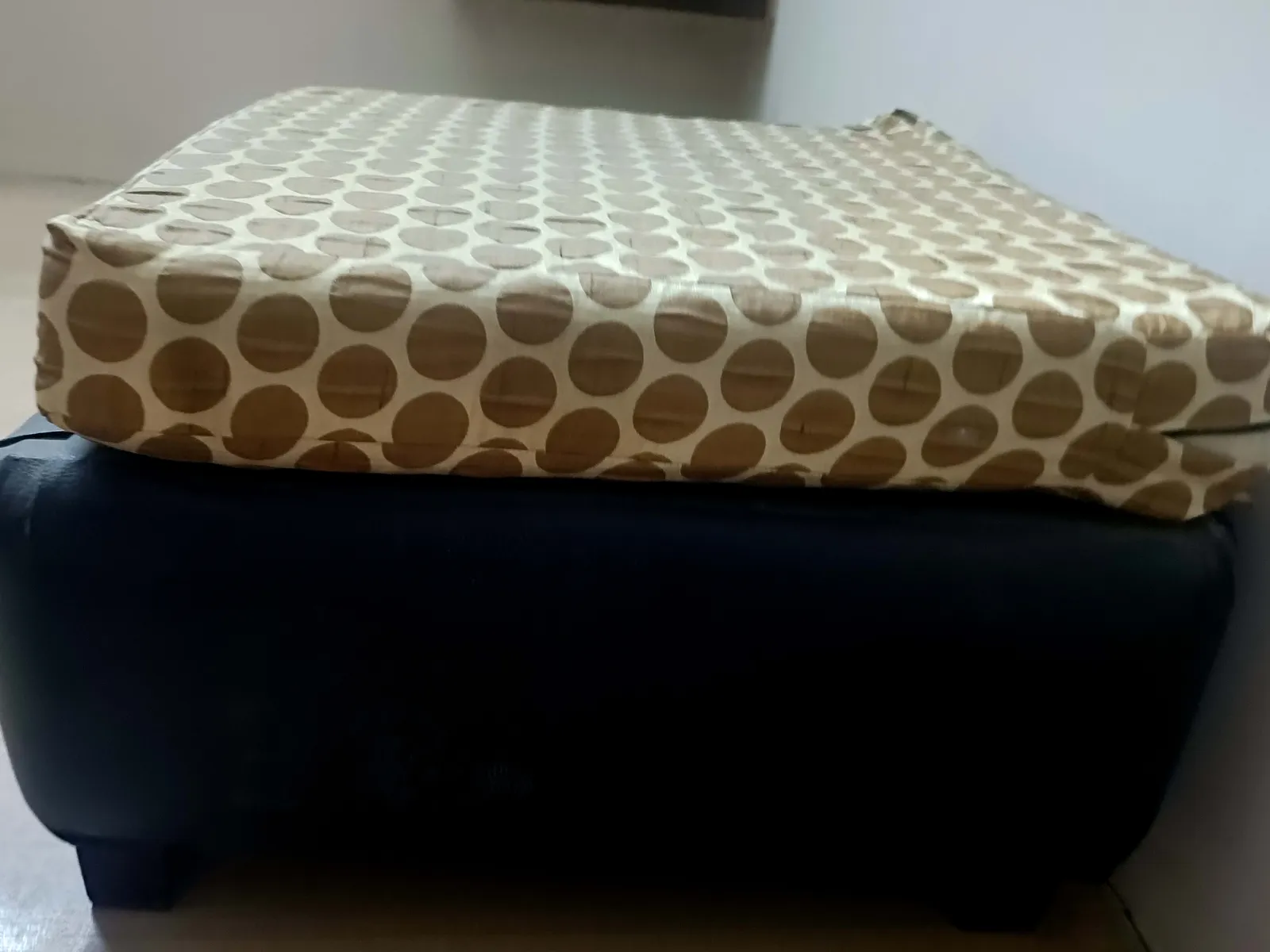 Deewan 24/48 inches 2 single seats for sale in Kanchipuram, Tamil Nadu