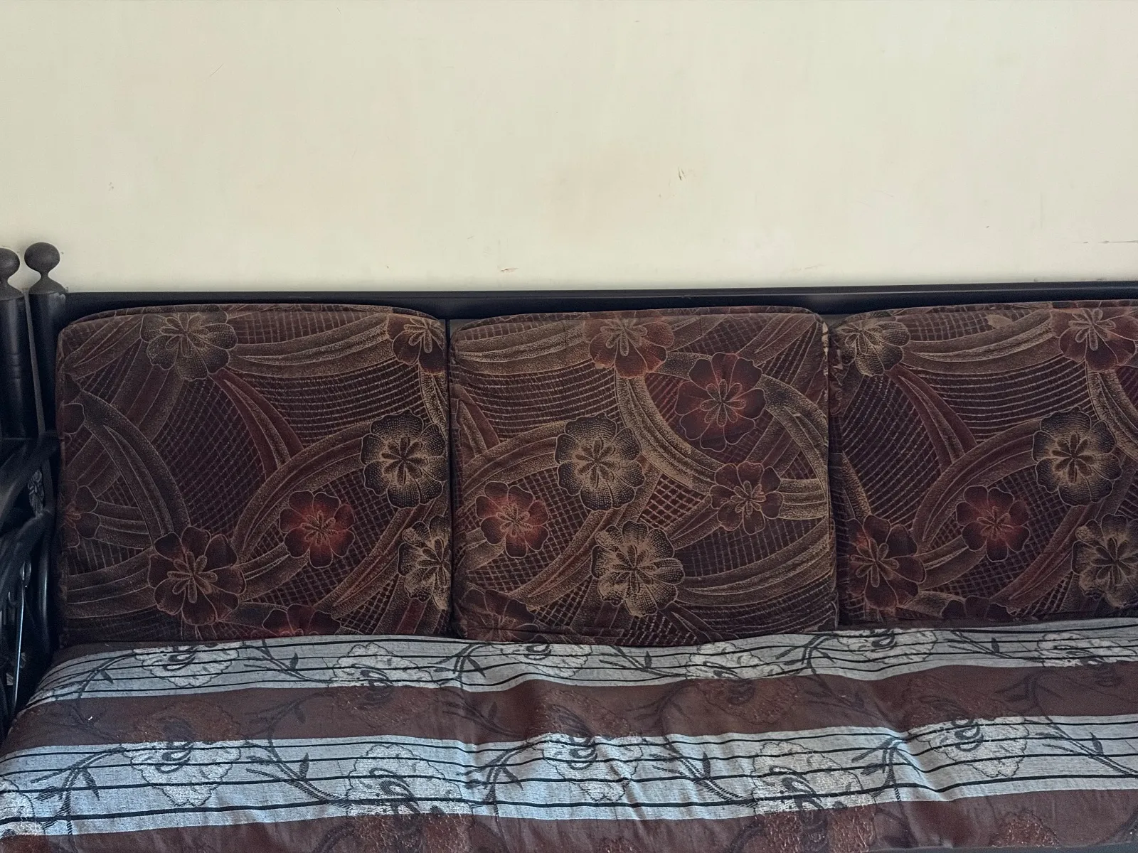 5 Seater metal sofa - Thumbnail 4