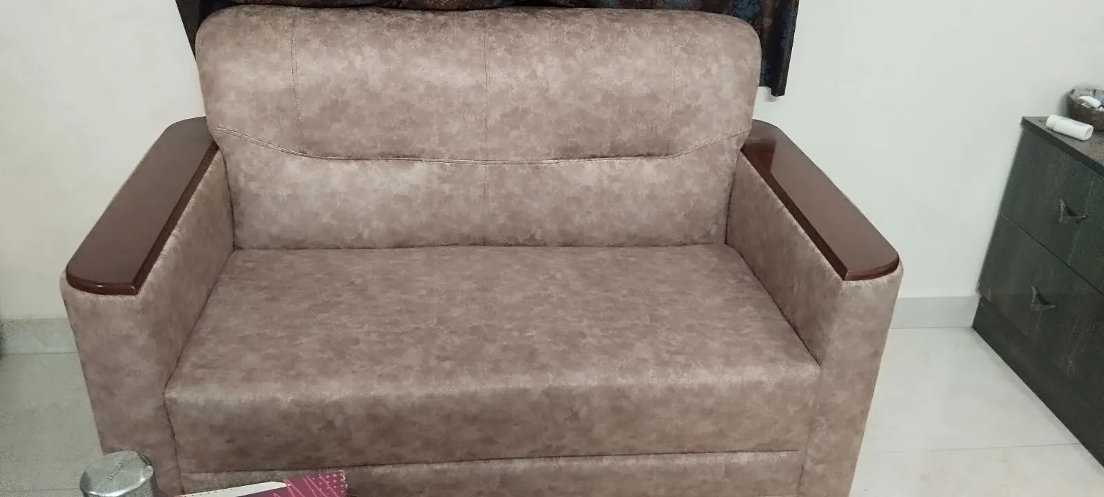 3 + 2 Cushion sofa set almost new for sale - Thumbnail 5