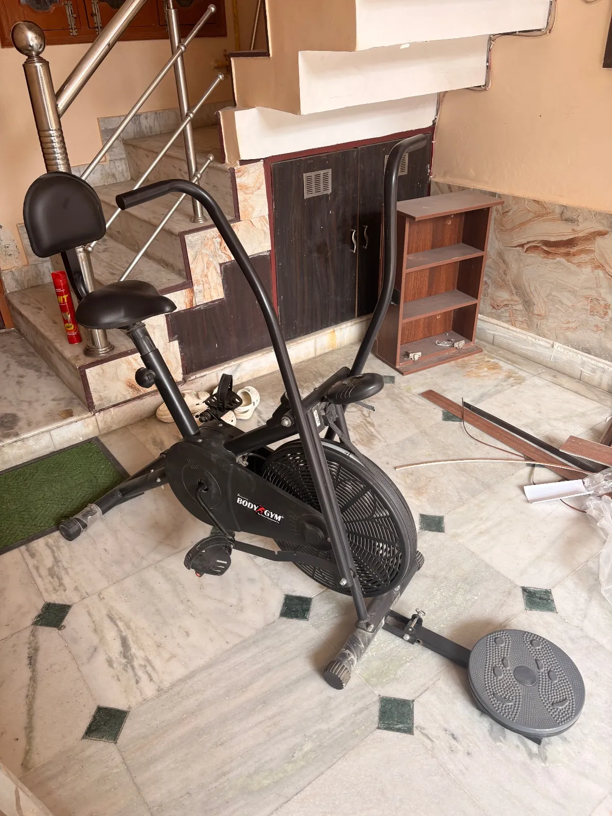 Exercise cycle with Twister - Thumbnail 2
