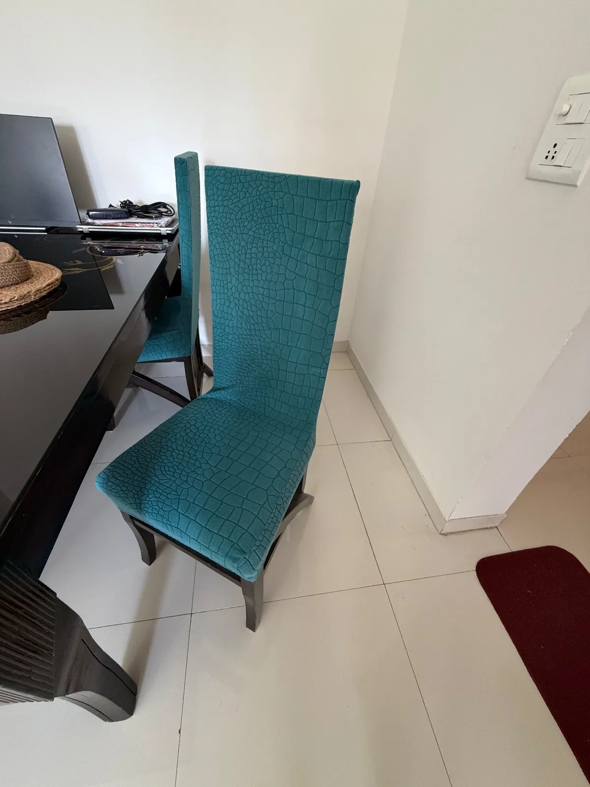 Dinning table - Thumbnail 2