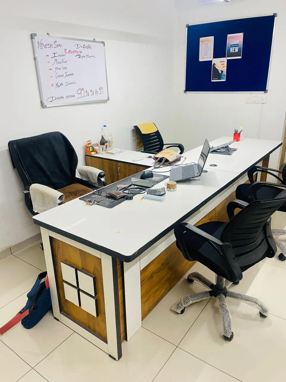 2 Partner/Owner  Office ready Furniture with Chair specailly for finacial /Real estate /consultant for sale in Ahmedabad, Gujarat