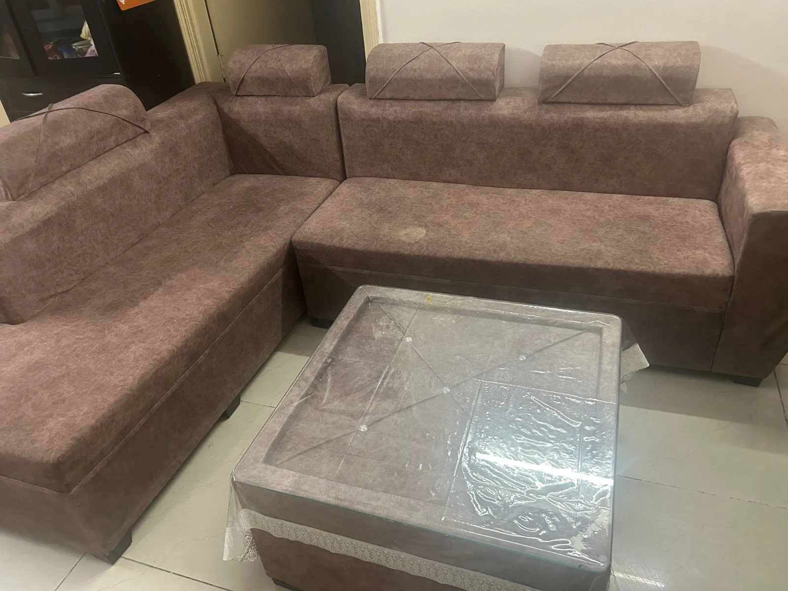 7 Seaters L Shaped Sofa 3 years Old - Thumbnail 2