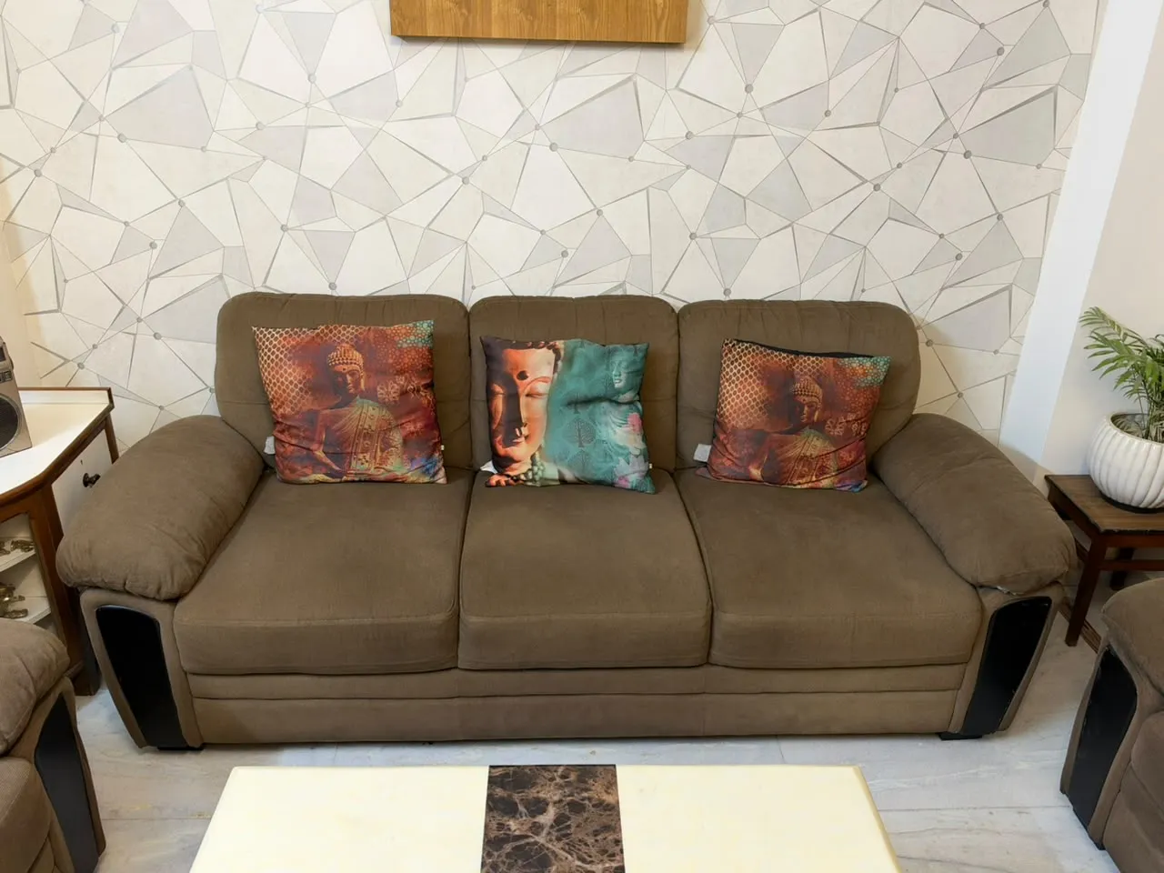 7 seater sofa set (3+2+2) for sale in Ghaziabad, Uttar Pradesh