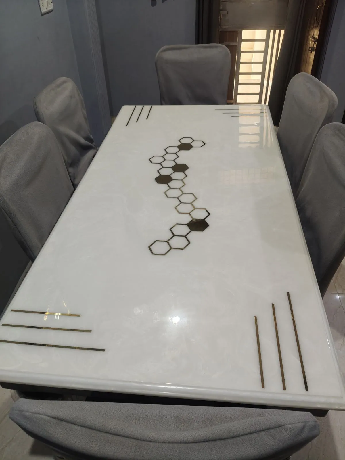 Italian dinning table for sale in Ghaziabad, Uttar Pradesh