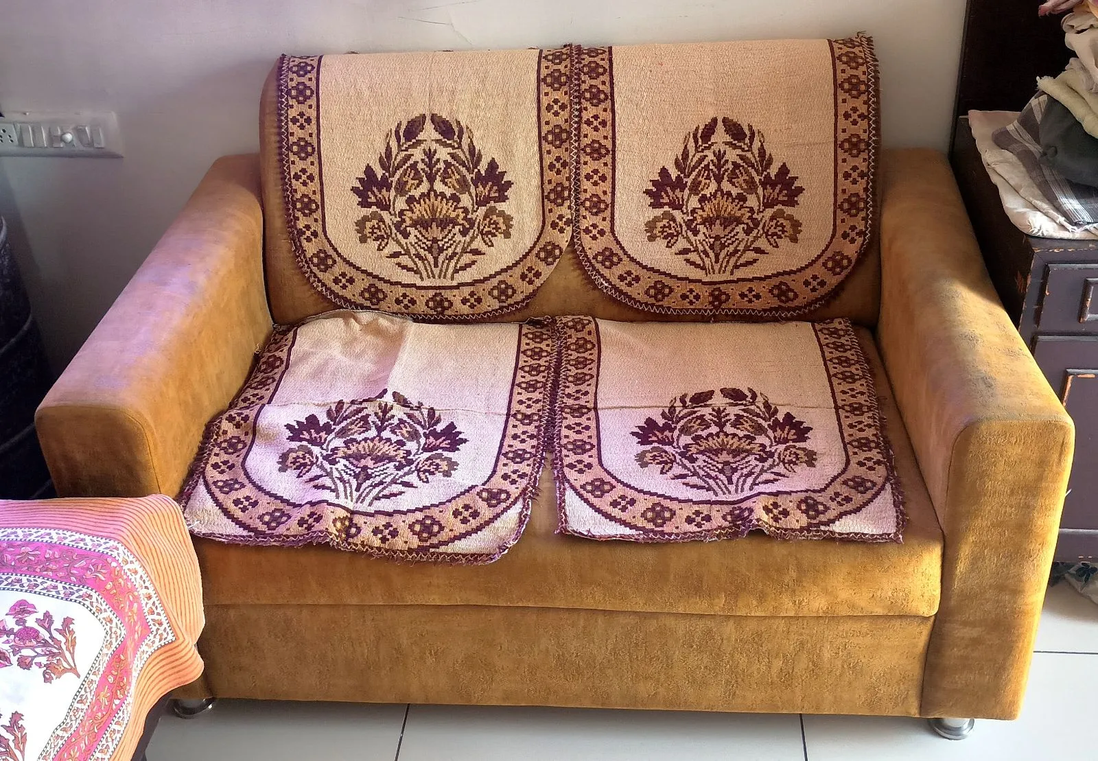 3+2 Seater Sofa Set for sell for sale in VADODARA, Gujarat