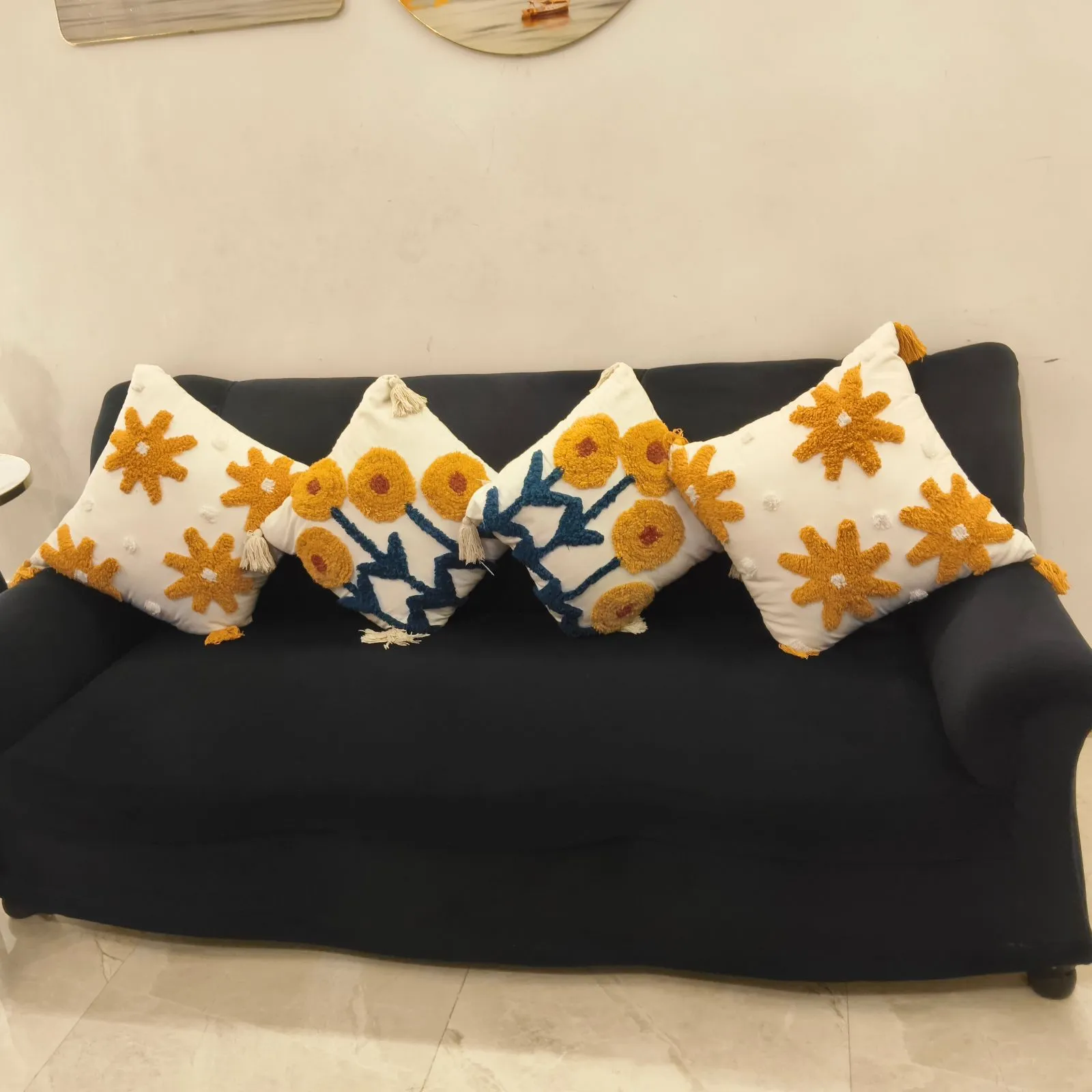 7 sear sofa set with wooden tea table for sale in Zirakpur, Punjab