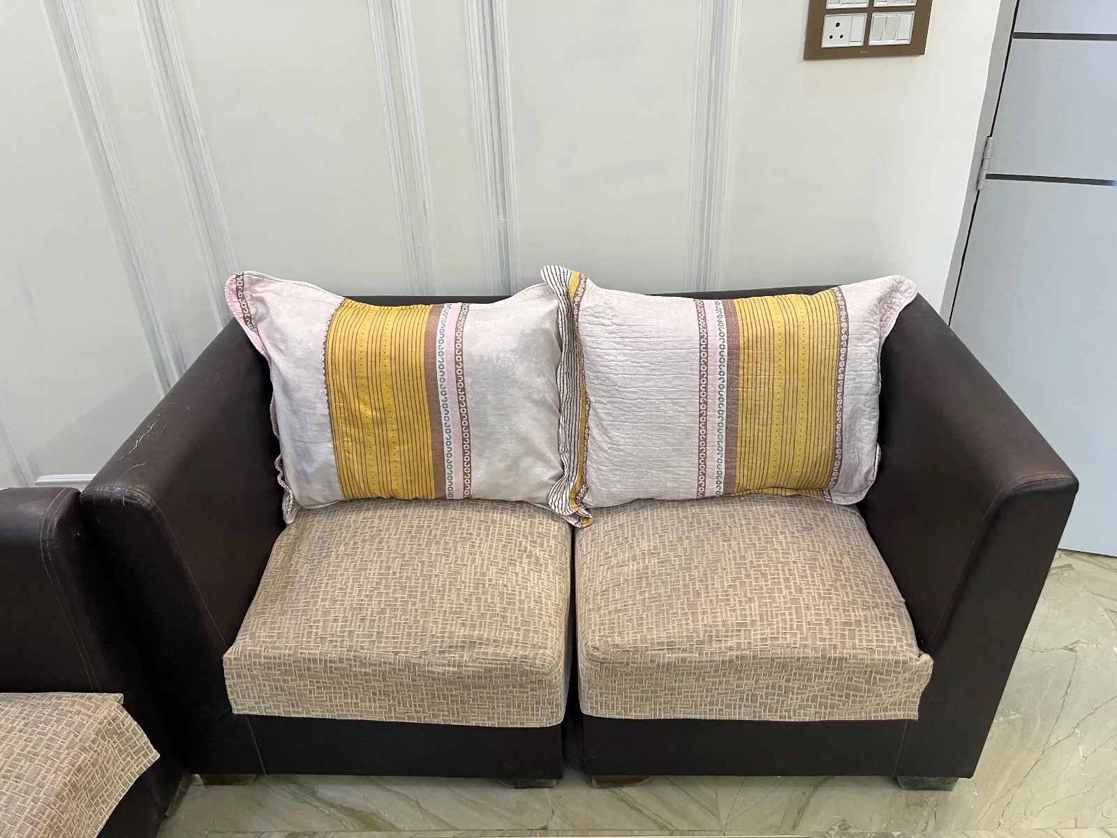 Sofa set with center table, cushions and covers - Thumbnail 4