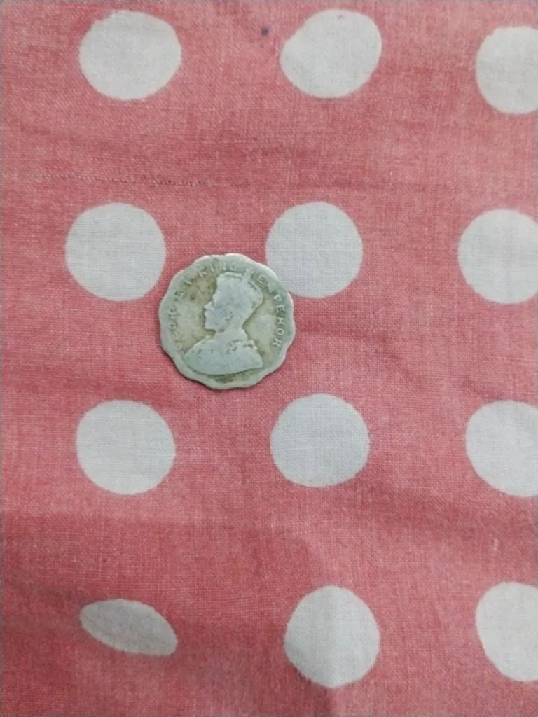 Old coins and notes - Thumbnail 2