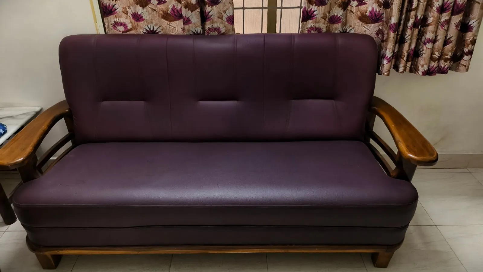 Stylish Sofa Set | 3-Seater + 2 Singles | Well Maintained - Thumbnail 2