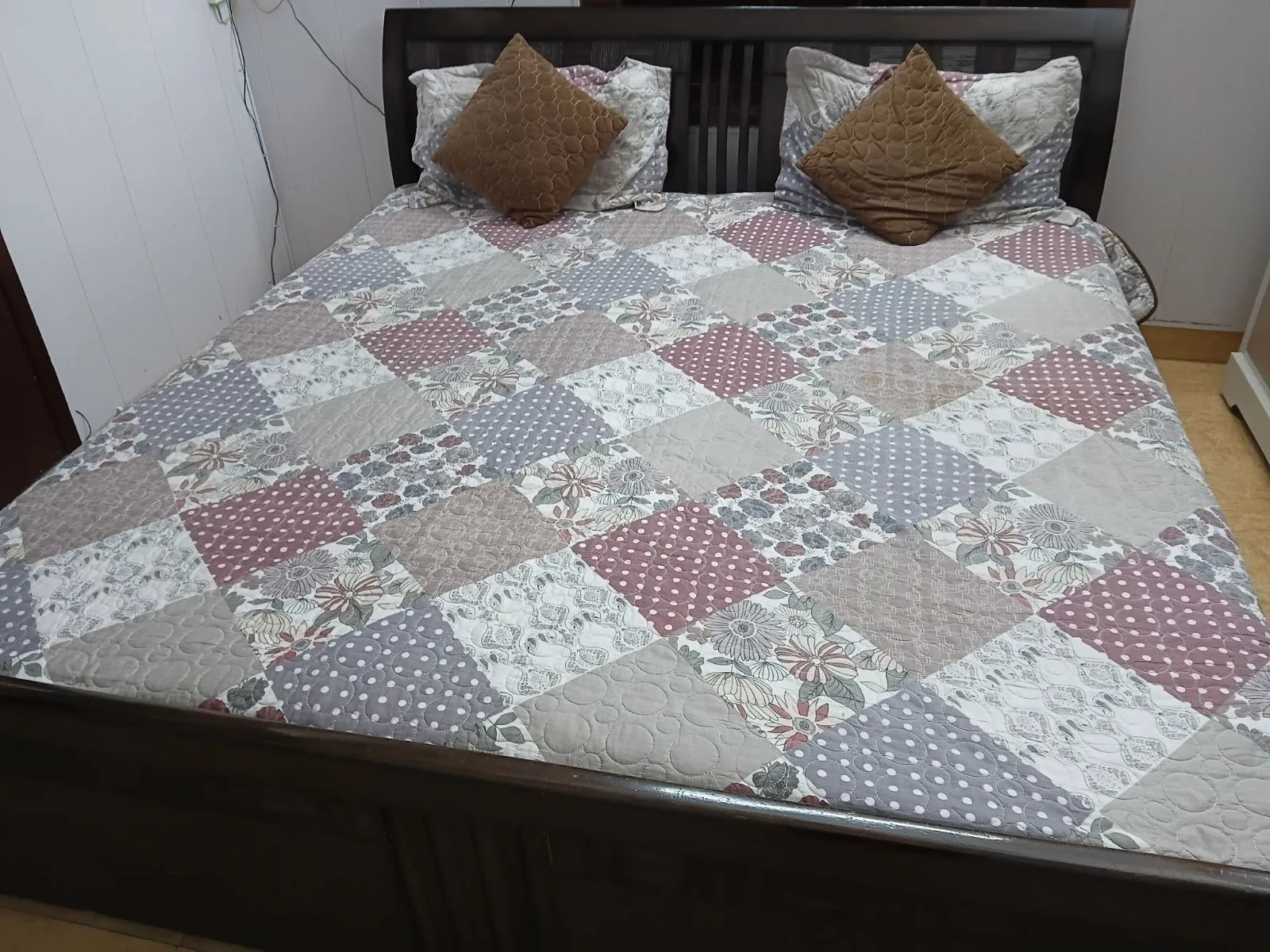Double bed for sale in Mohali, Punjab