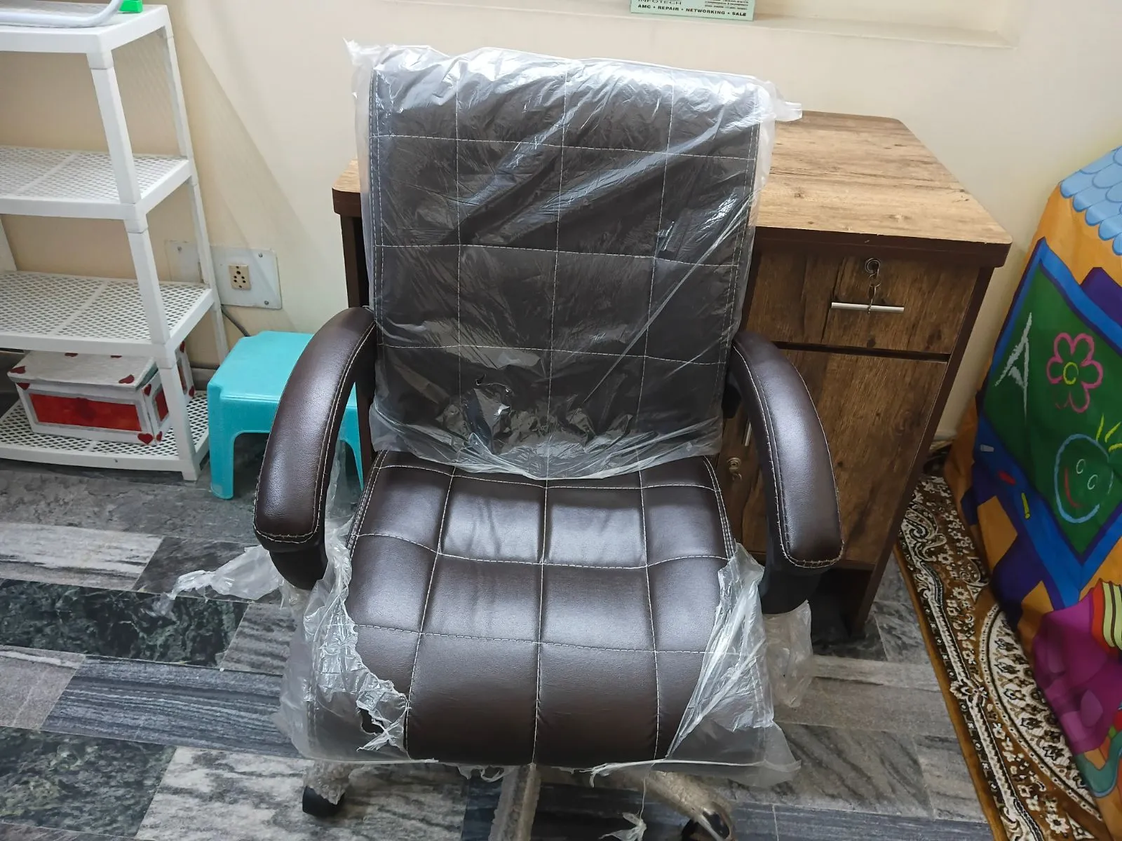 Study table with chair - Thumbnail 2