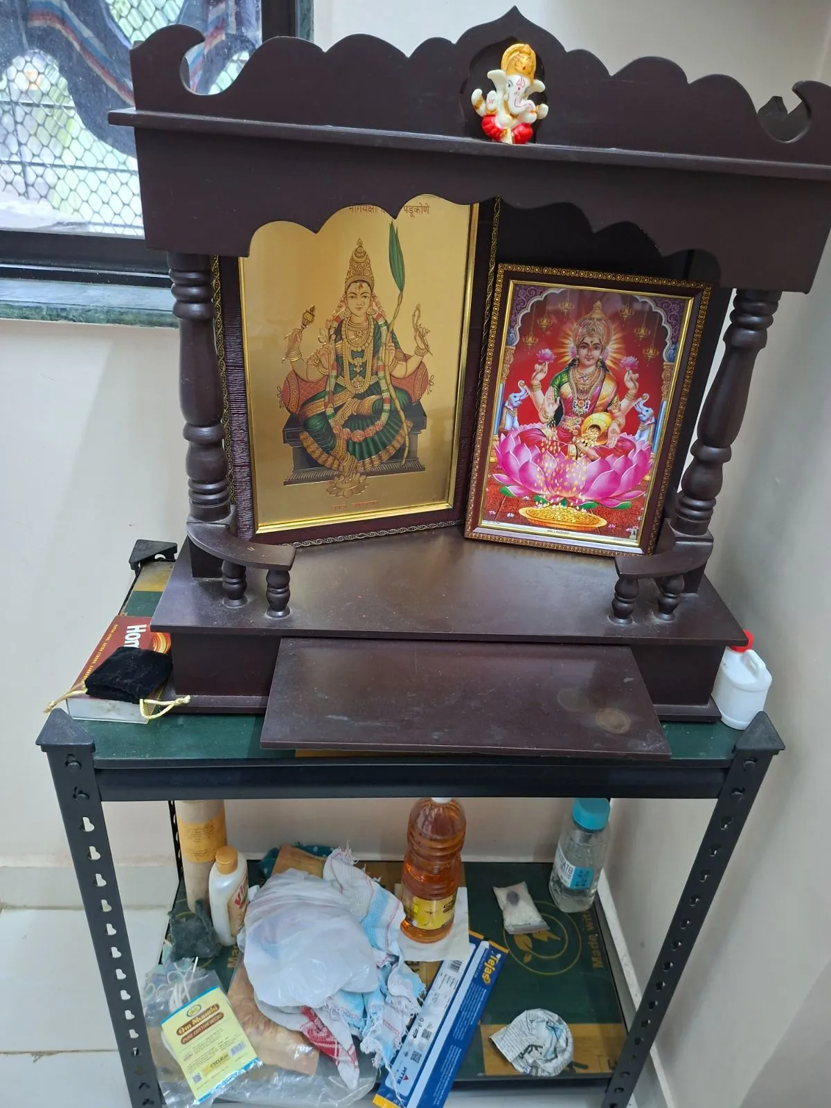 Mandir with stand for sale in Mumbai, Maharashtra
