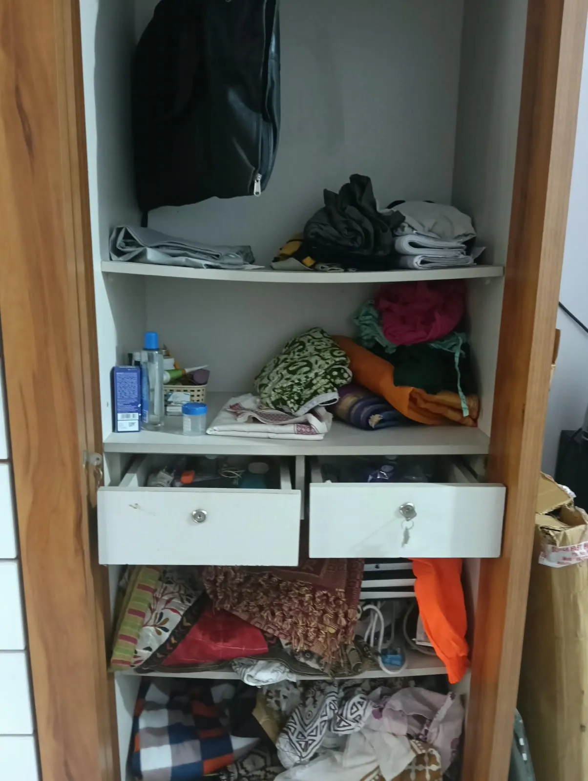 Double Door Wooden Wardrobe - Thumbnail 3