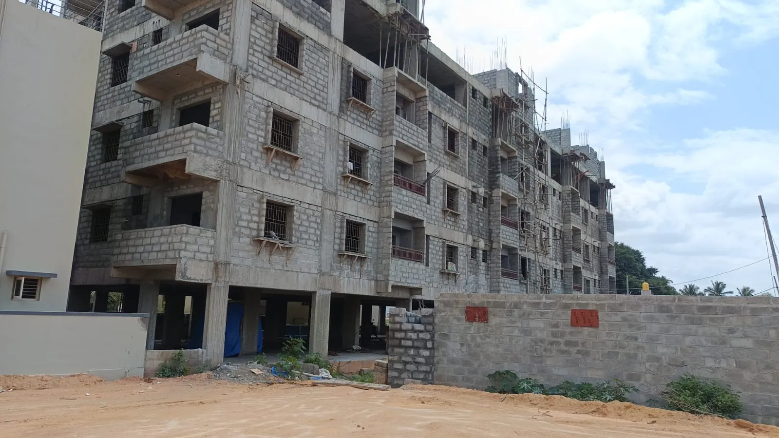 2 BHK Flats for Sale in Bagalur - Thumbnail 5