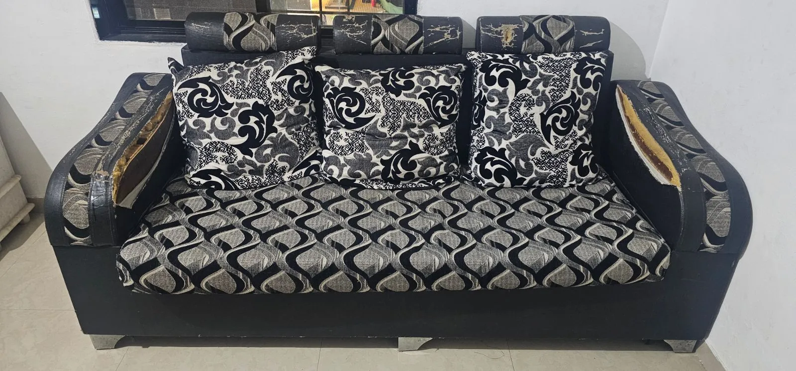 Sofa set for sale in Pune, Maharashtra