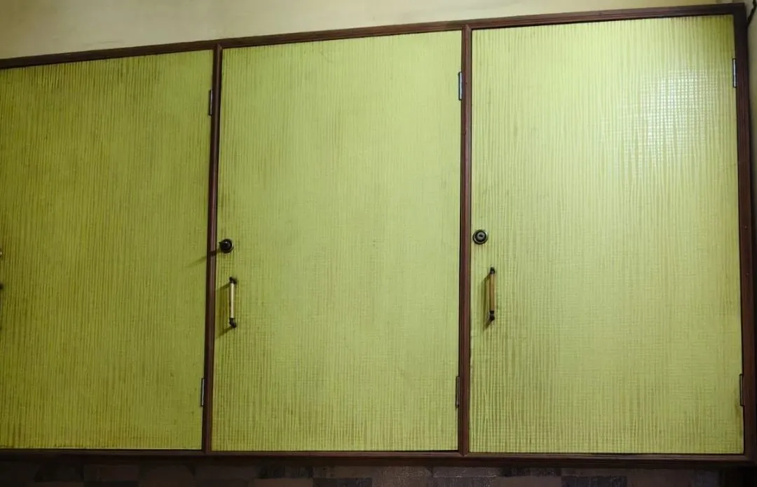 Used office furniture - Thumbnail 2