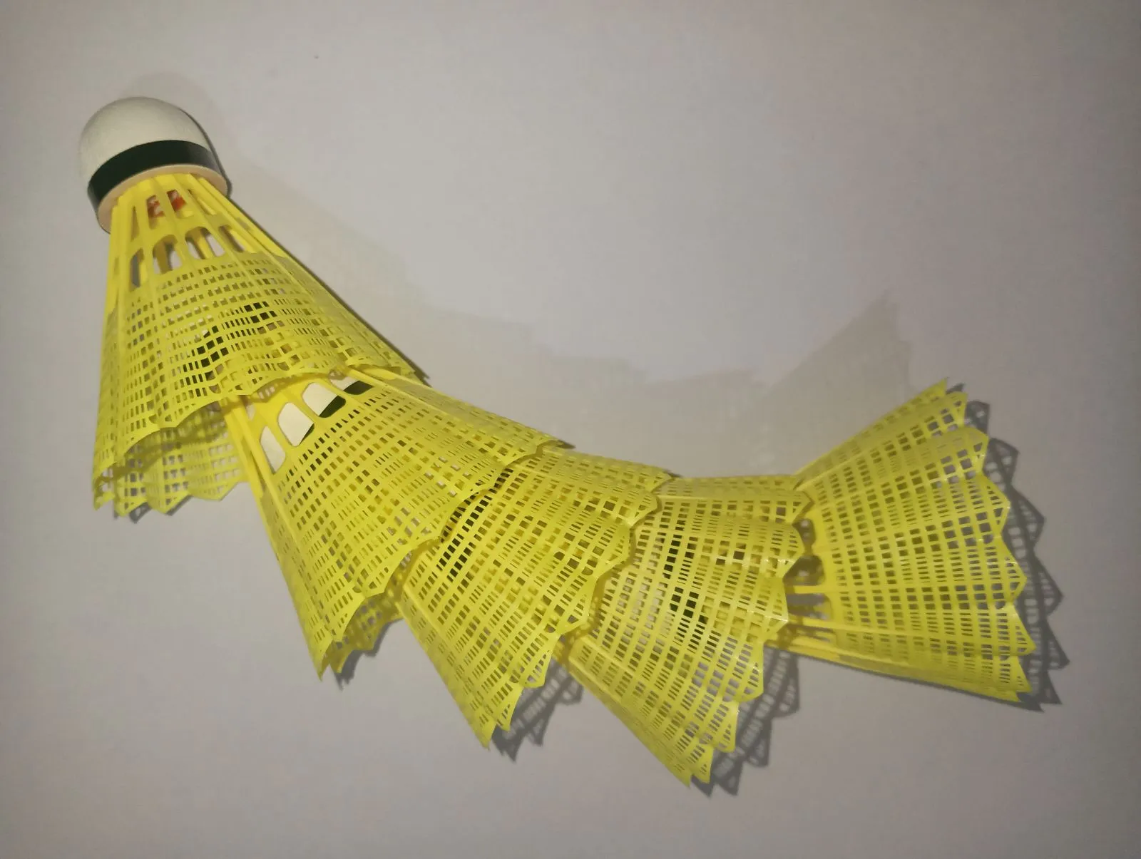 Lining bolt neo badminton shuttlecock new condition - Thumbnail 4