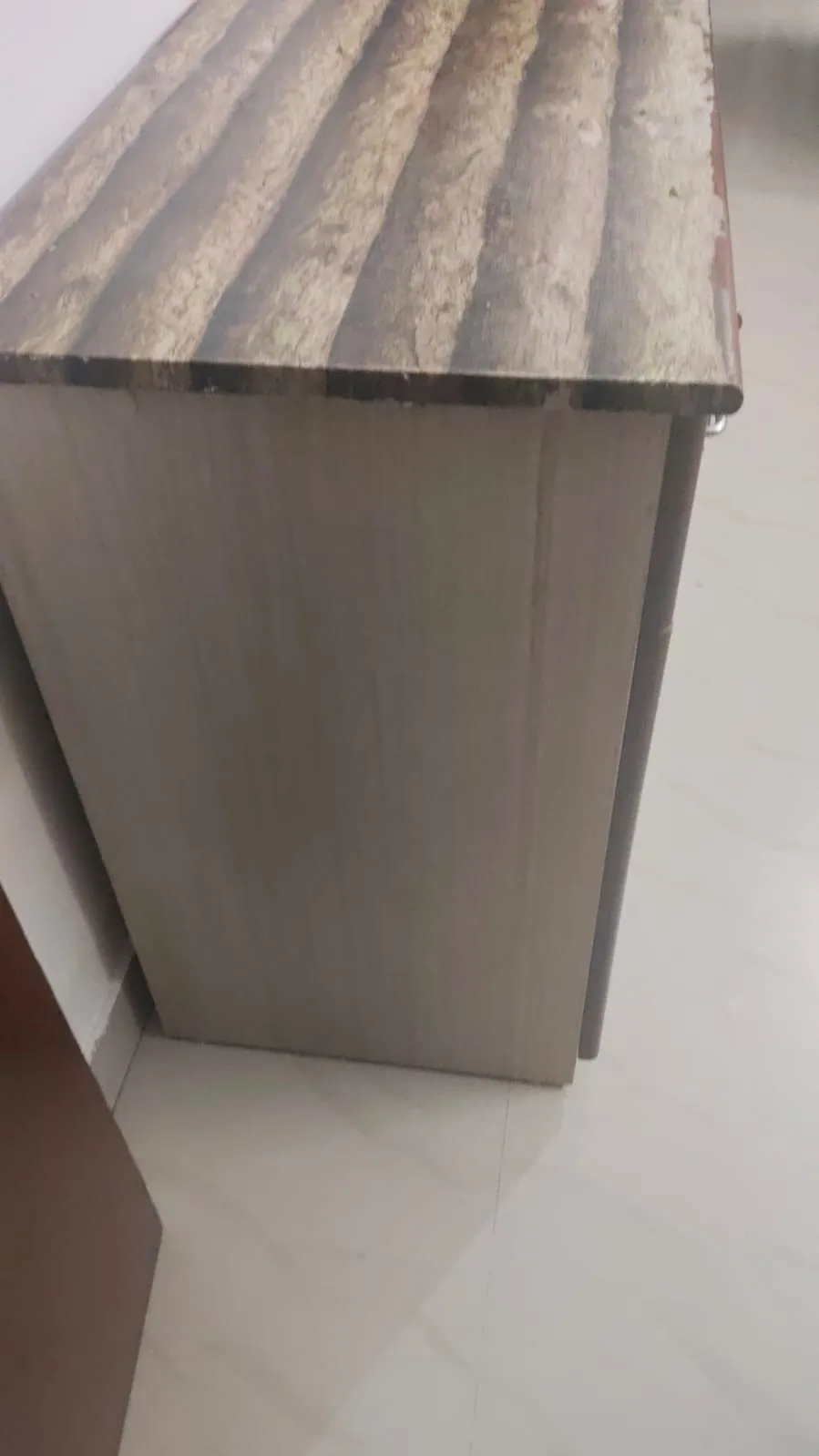 Budget-Friendly Office Desk &ndash; Spacious, Comfy - Thumbnail 5