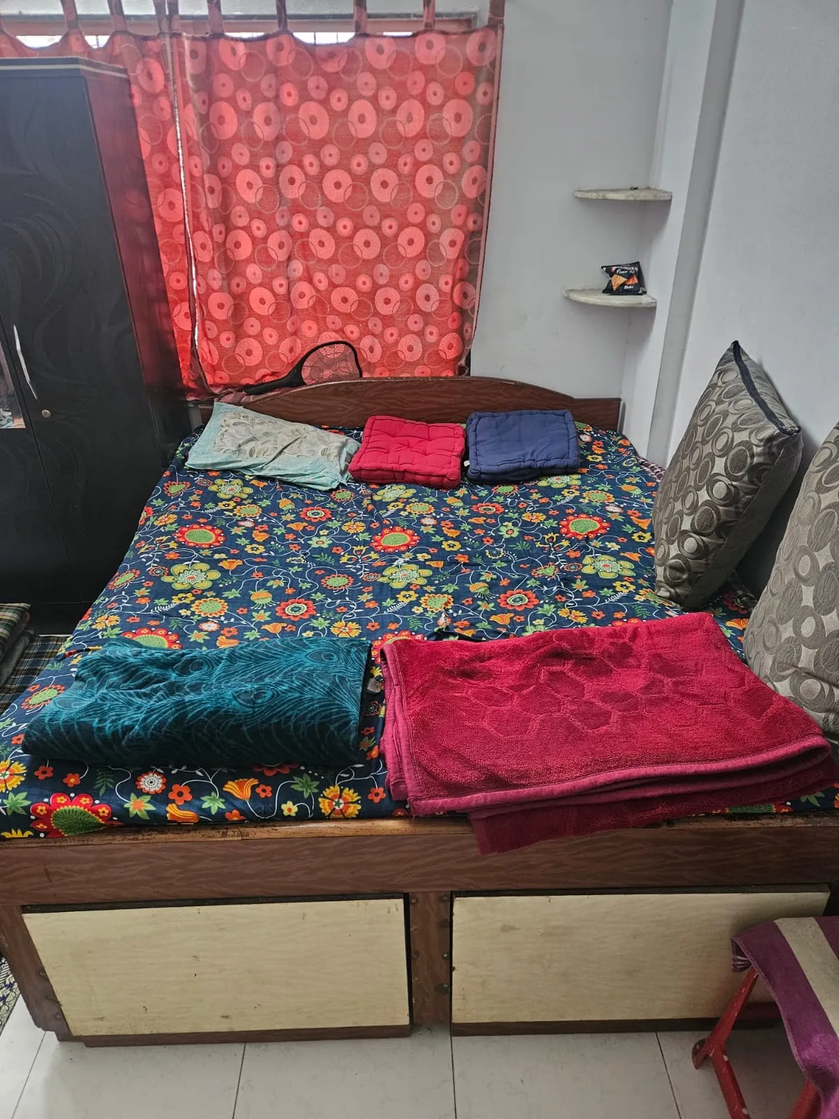 Sturdy 5.5x6.5 ft Storage Bed, 5-Seater Sofa Set, & Wardrobe for sale in Pune, Maharashtra